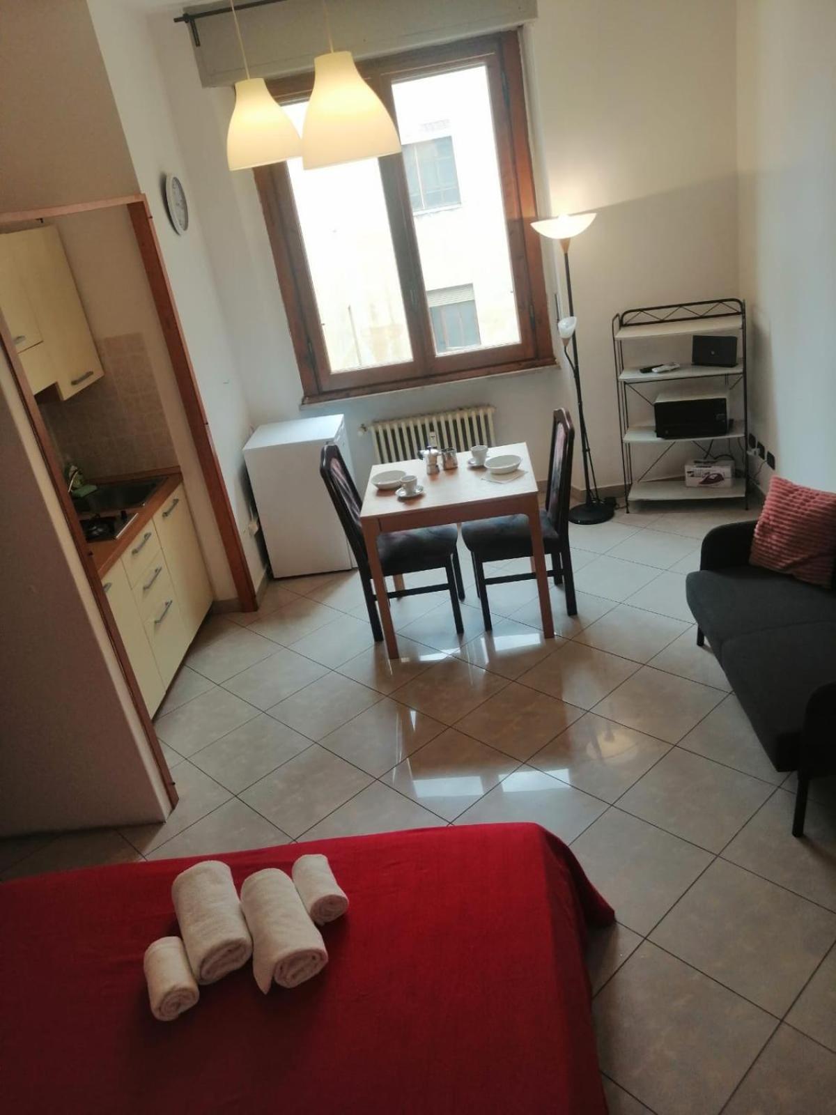 Apartment In Front Of The Train Station! Florencia Exterior foto